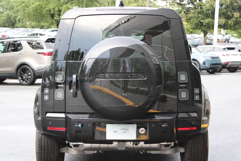 New 2026 Land Rover Defender 110 X-Dynamic SE AWD/4WD image 4