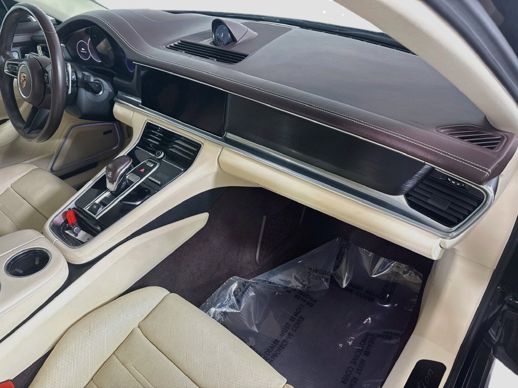 Used 2023 Porsche Panamera 4 Platinum Edition AWD/4WD image 28