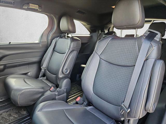 Used 2025 Toyota Sienna XLE Woodland Edition AWD/4WD image 20