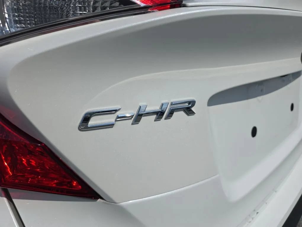 Used 2021 Toyota C-HR LE FWD image 11