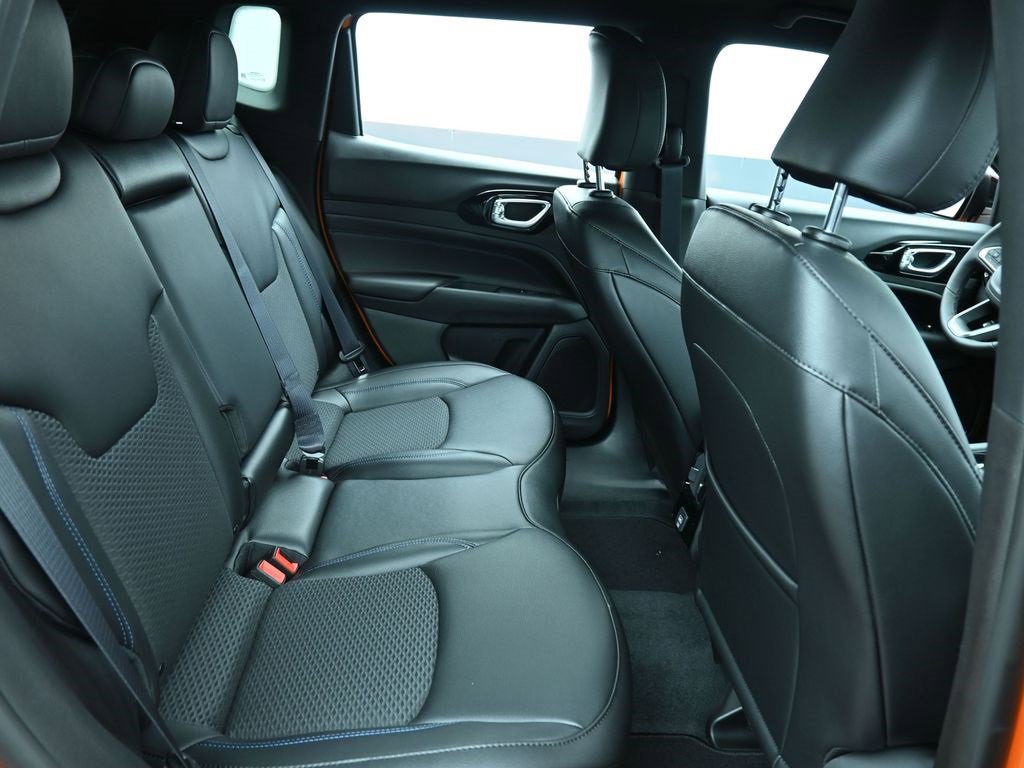 New 2026 Jeep Compass Latitude image 16