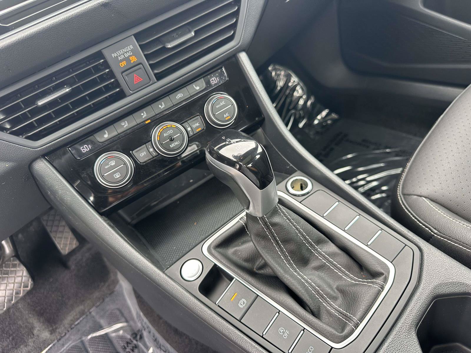 Used 2023 Volkswagen Jetta SE FWD image 13