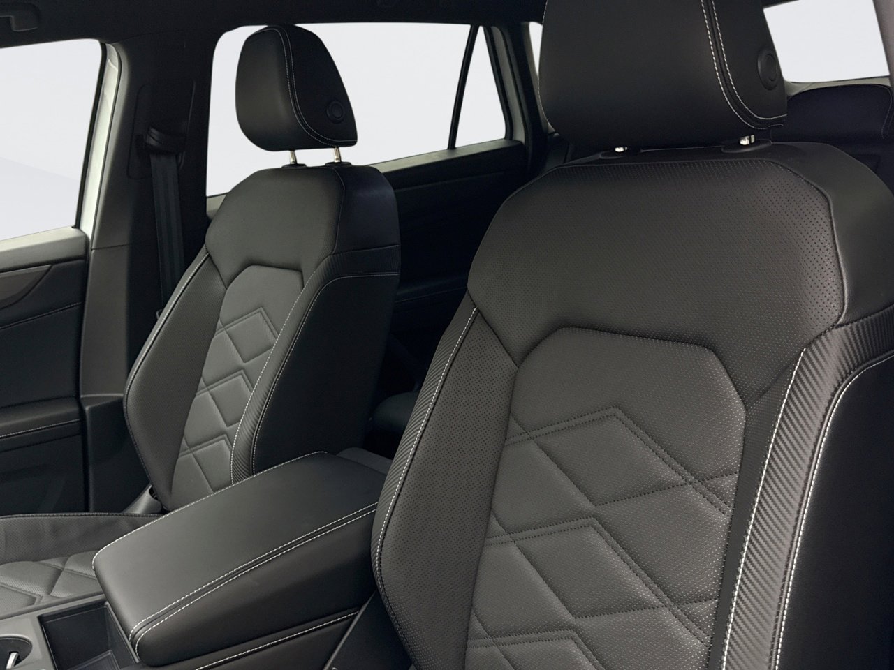 Used 2024 Volkswagen Atlas Cross Sport SE image 11