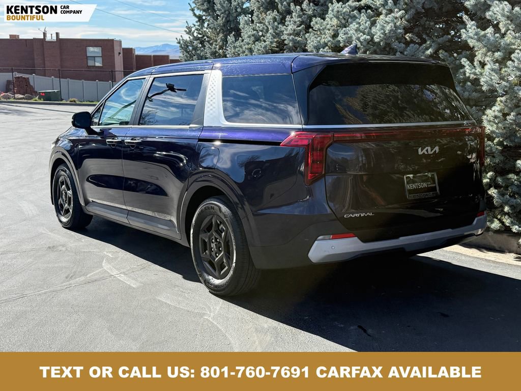 Used 2025 Kia Carnival FWD image 6