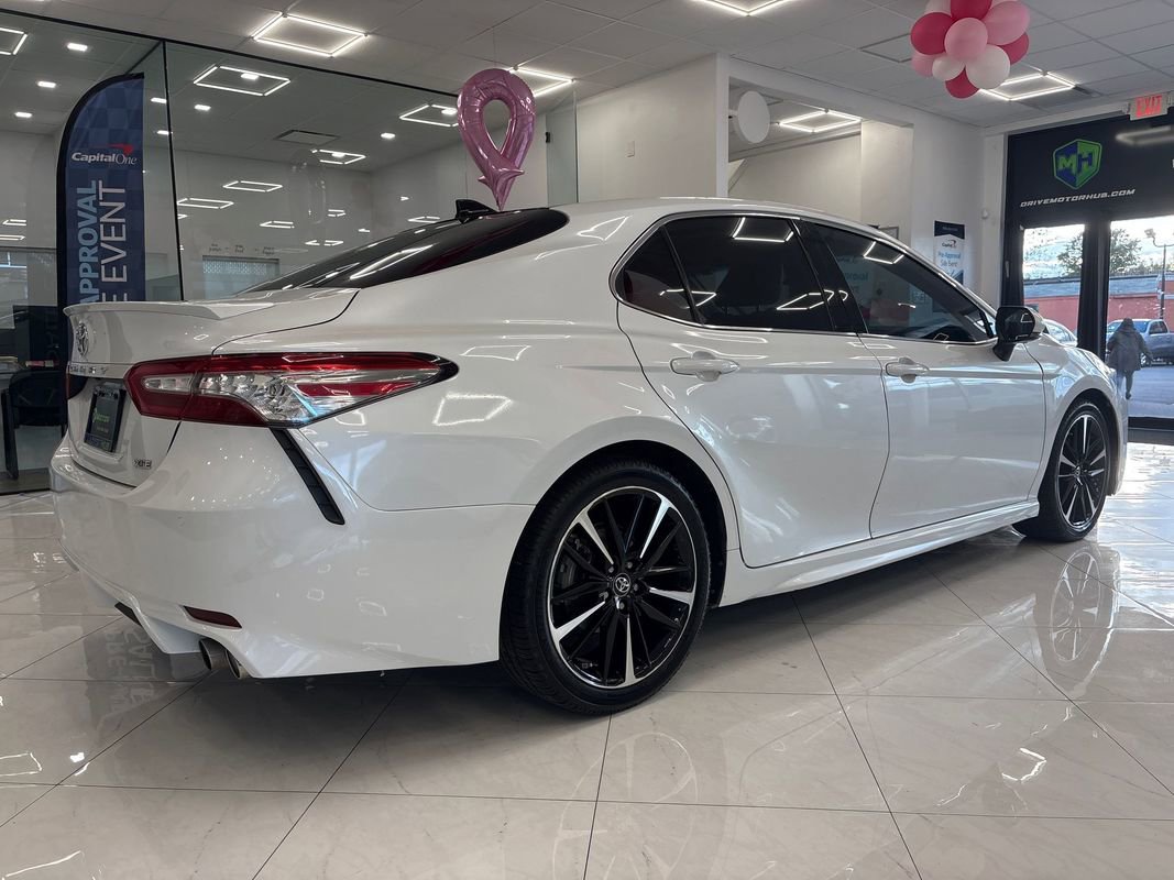 Used 2019 Toyota Camry XSE image 12