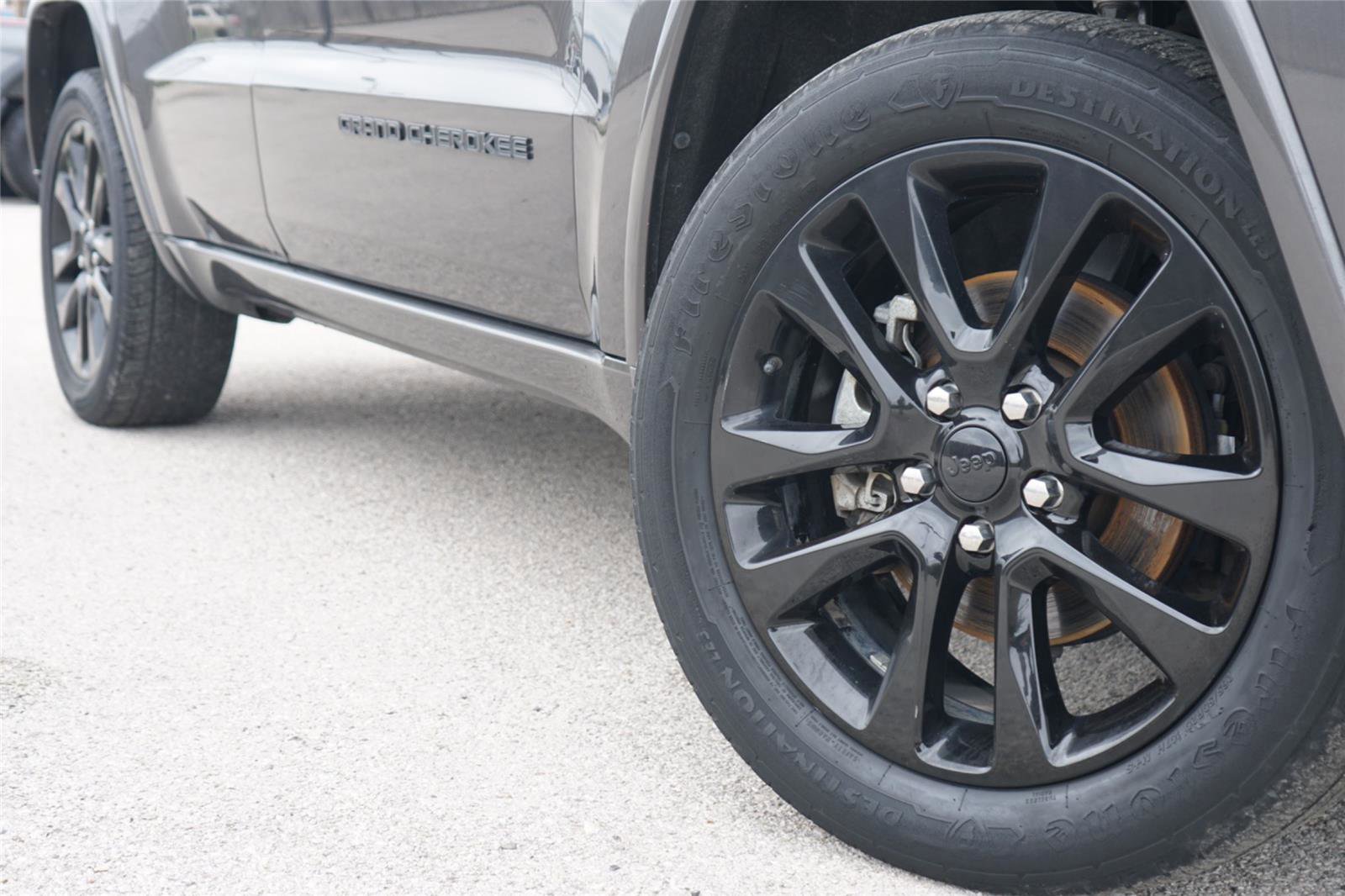 Used 2019 Jeep Grand Cherokee Altitude AWD/4WD image 2