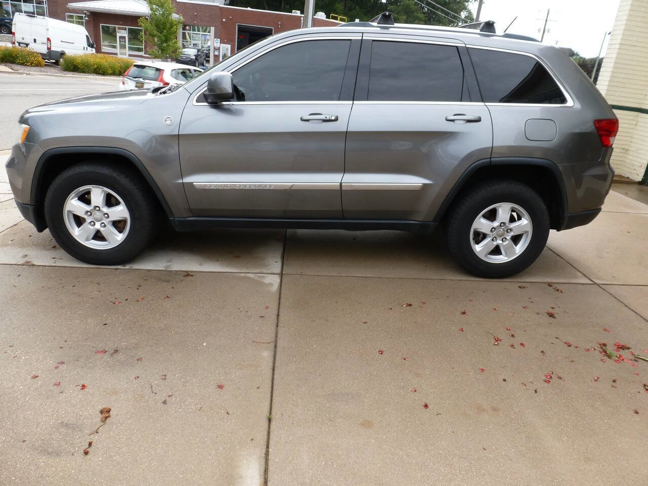 Used 2013 Jeep Grand Cherokee Laredo image 6