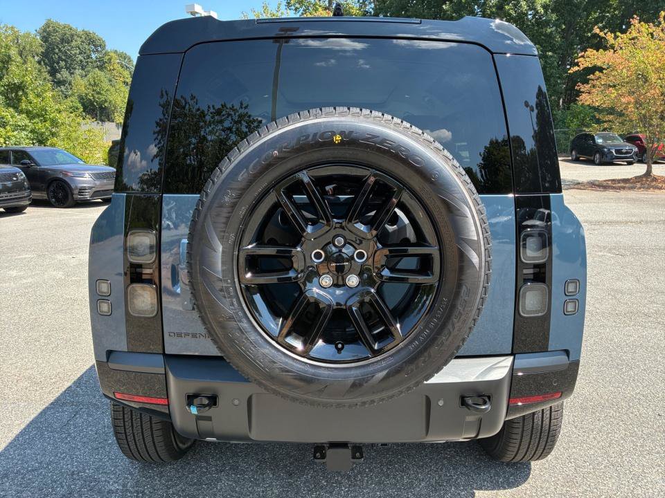 New 2026 Land Rover Defender 110 X-Dynamic SE AWD/4WD image 14