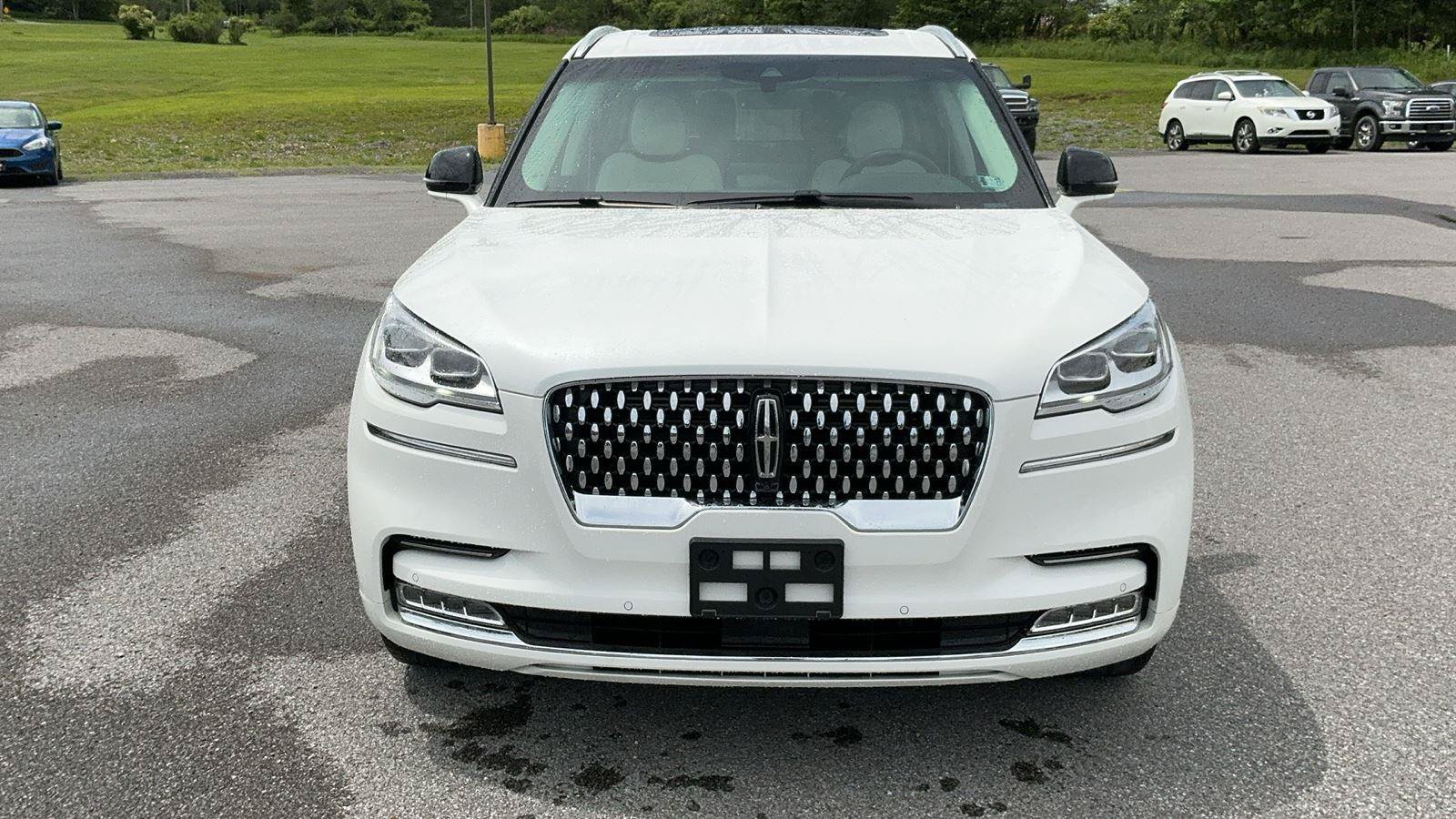 Used 2024 Lincoln Aviator Black Label AWD/4WD image 2