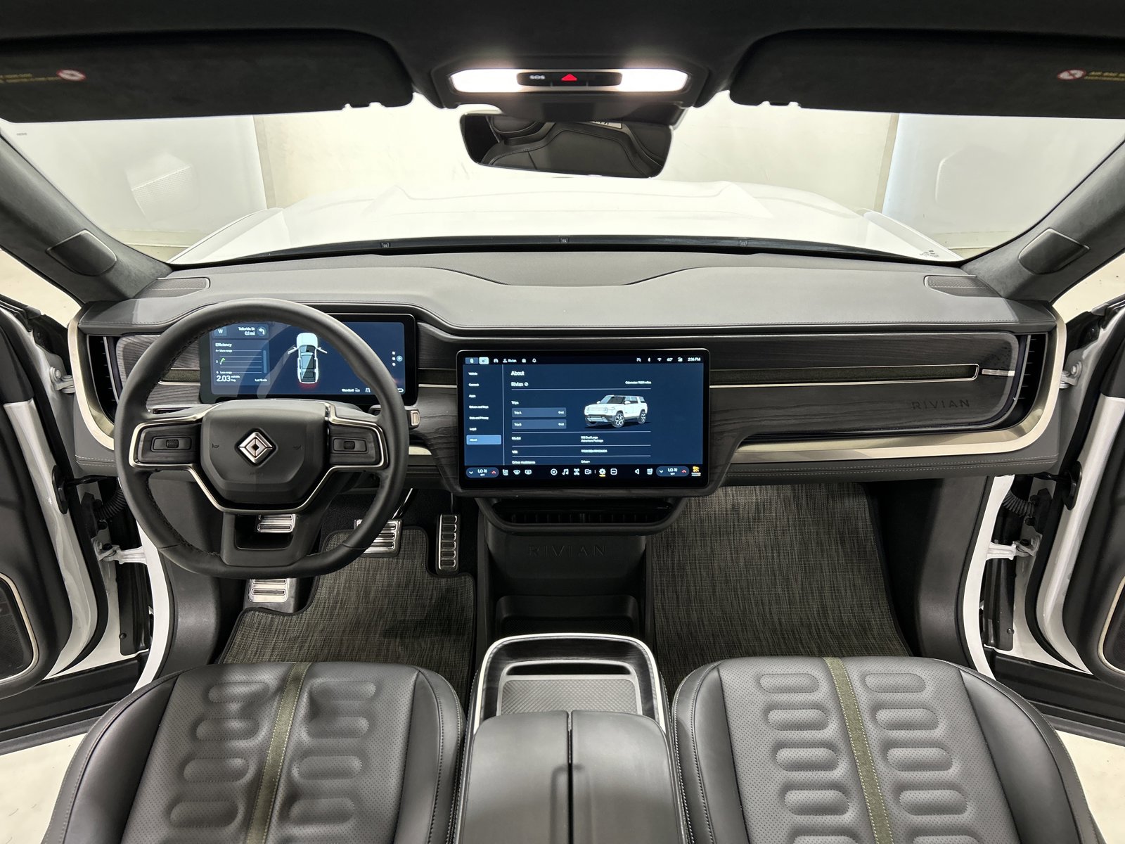 Used 2024 Rivian R1S Adventure image 27