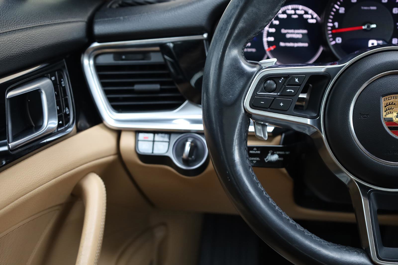 Used 2019 Porsche Panamera 4 AWD/4WD image 37