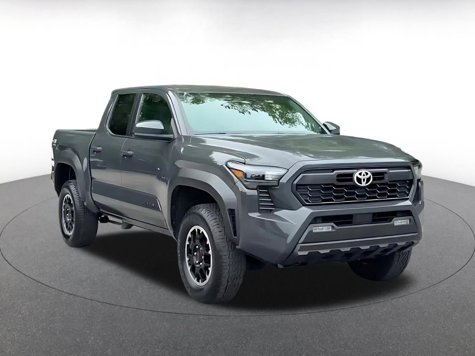 Used 2025 Toyota Tacoma TRD Off-Road AWD/4WD image 3