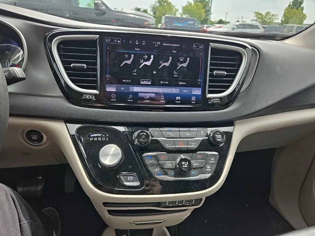 Used 2024 Chrysler Pacifica Touring-L FWD image 20