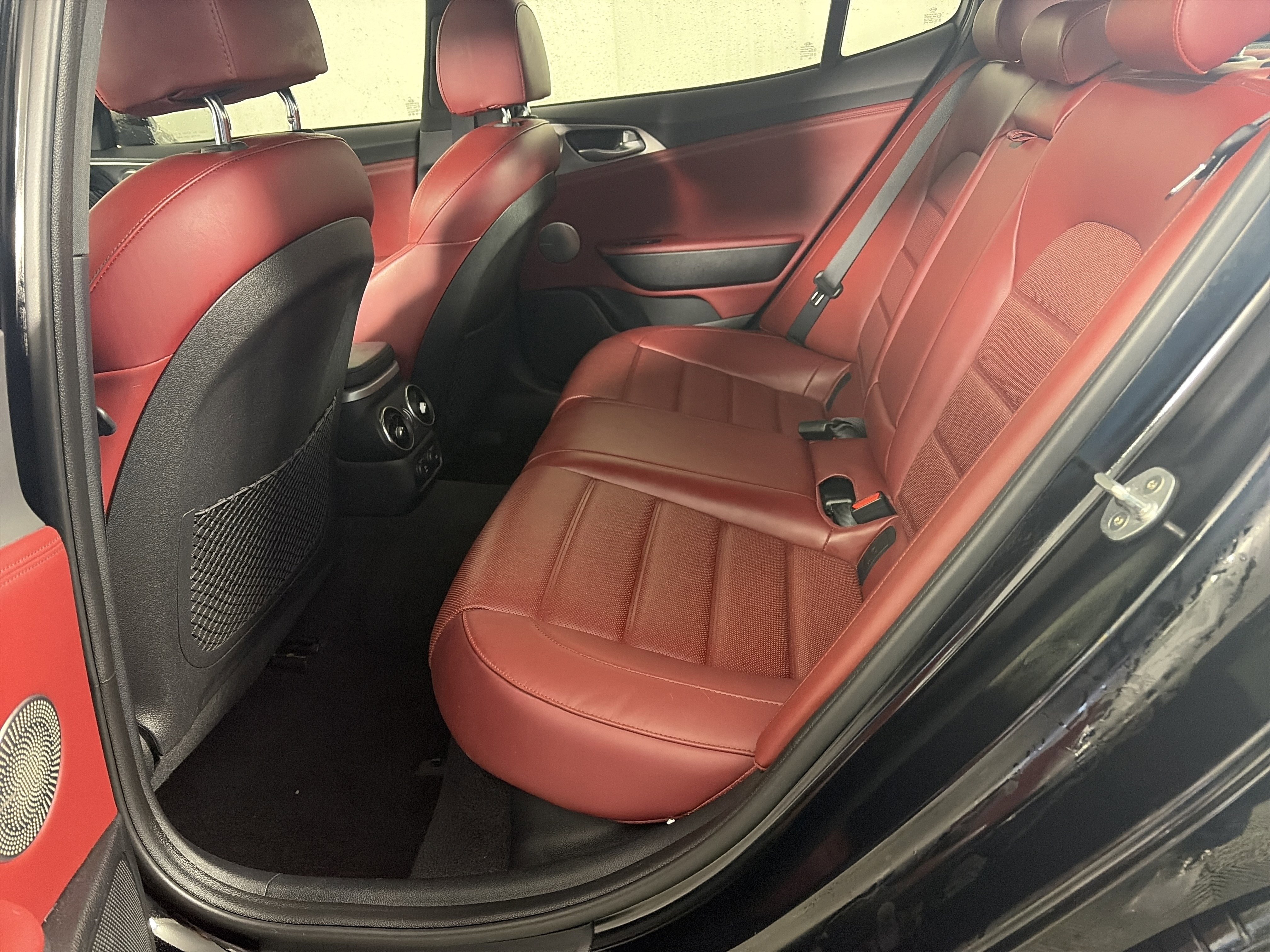 Used 2019 Kia Stinger GT2 image 10