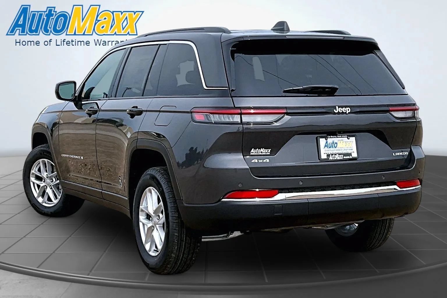 New 2026 Jeep Grand Cherokee Laredo X AWD/4WD image 3