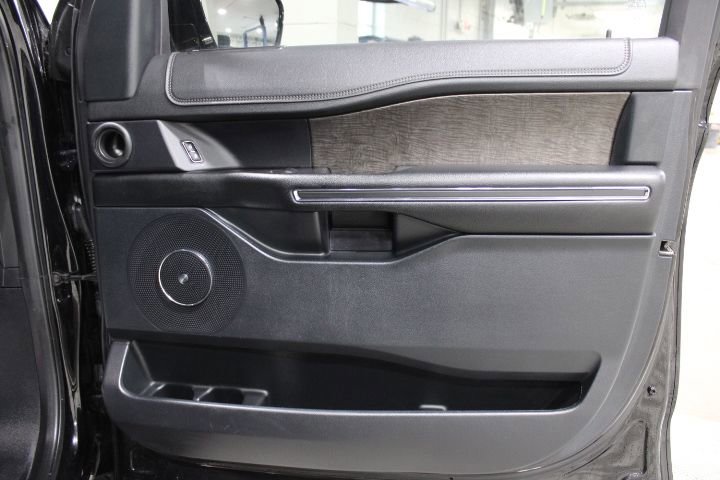 Used 2021 Ford Expedition Max Limited image 26
