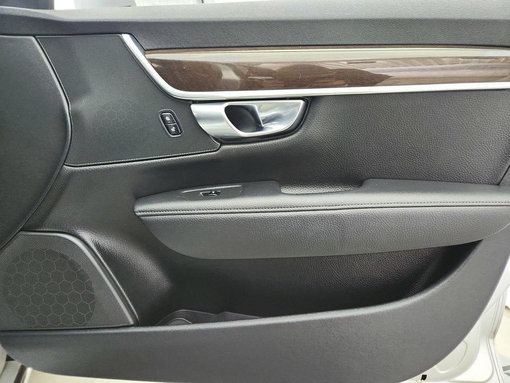 Used 2017 Volvo S90 T6 Momentum w/ Vision Package AWD/4WD image 29