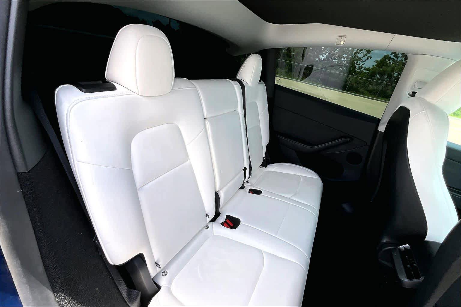 Used 2025 Tesla Model Y Long Range RWD image 19
