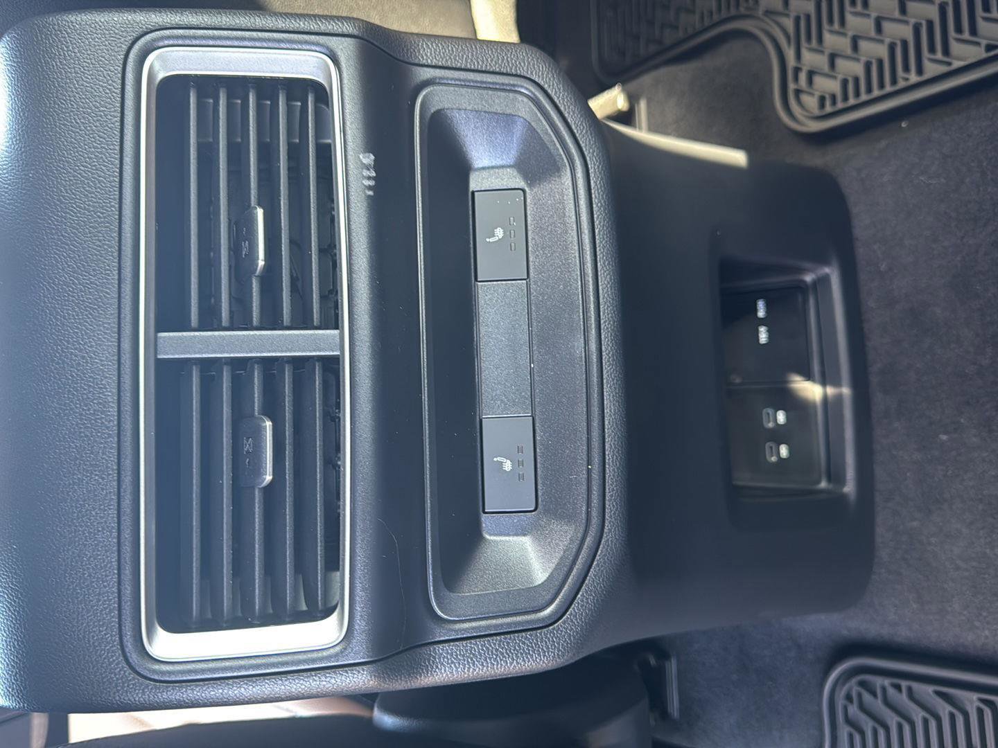 New 2026 Volkswagen Atlas Cross Sport SEL R-Line image 22