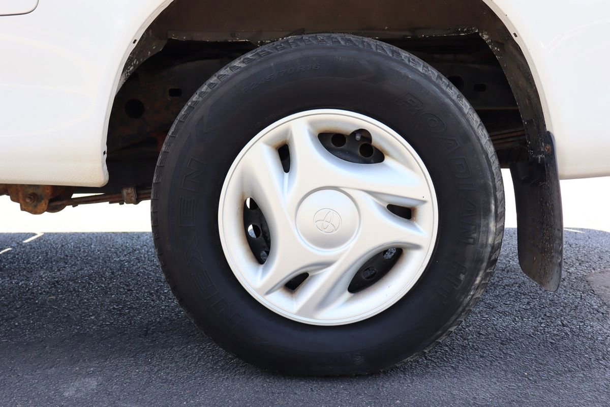 Used 2000 Toyota Tundra 2WD Regular Cab image 29
