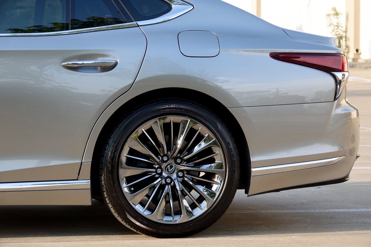 Used 2019 Lexus LS 500 image 24