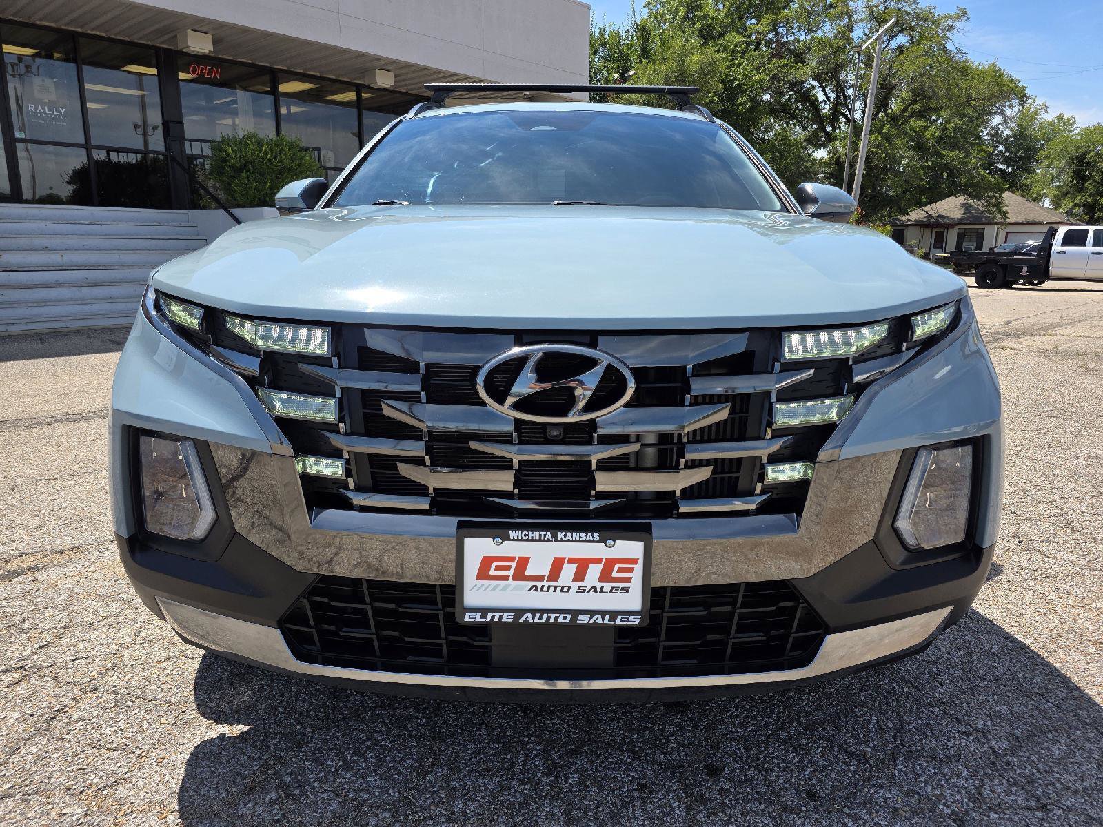 Used 2023 Hyundai Santa Cruz Limited image 3