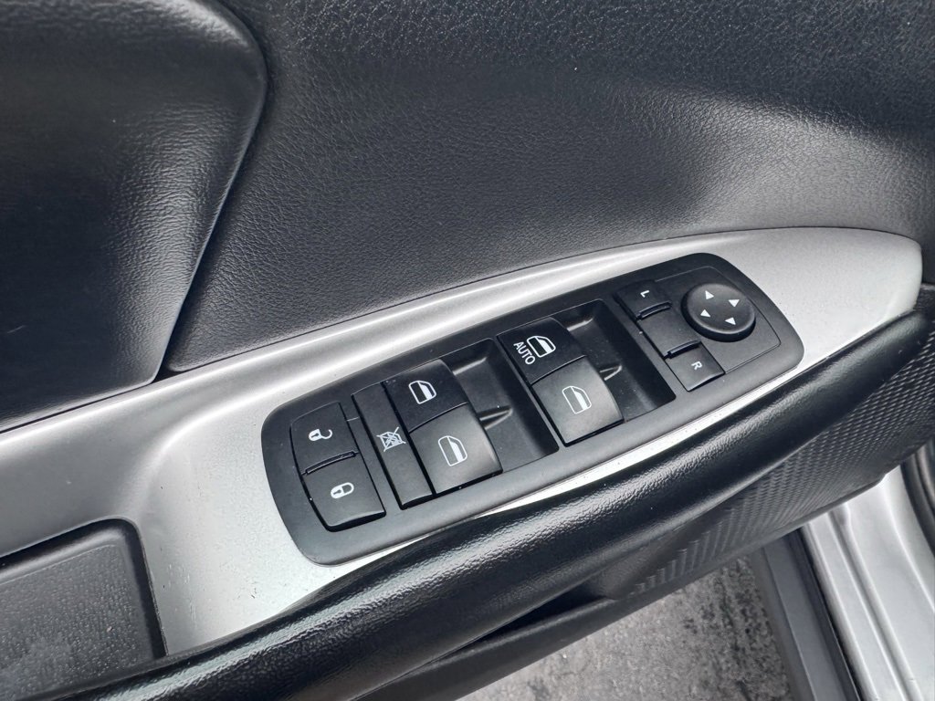 Used 2017 Dodge Journey SE image 23