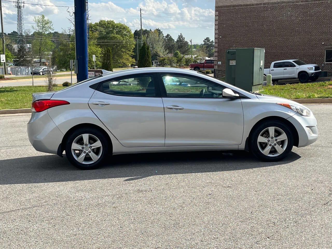 Used 2012 Hyundai Elantra GLS w/ Preferred Pkg 3 FWD image 4