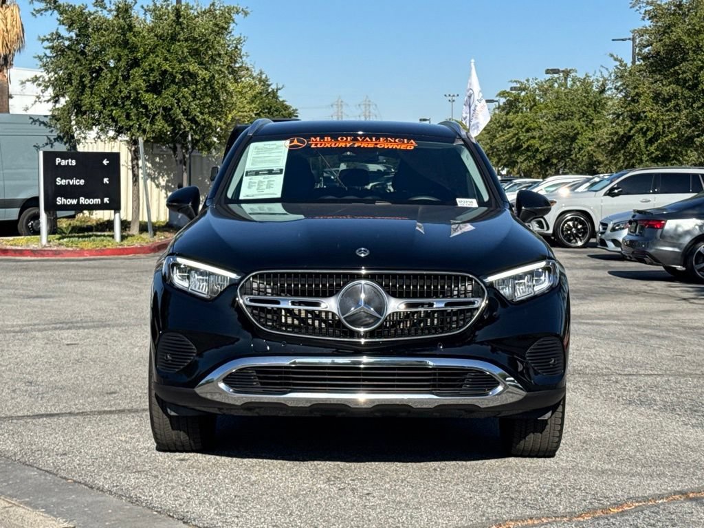 Used 2025 Mercedes-Benz GLC 350e 4MATIC image 3
