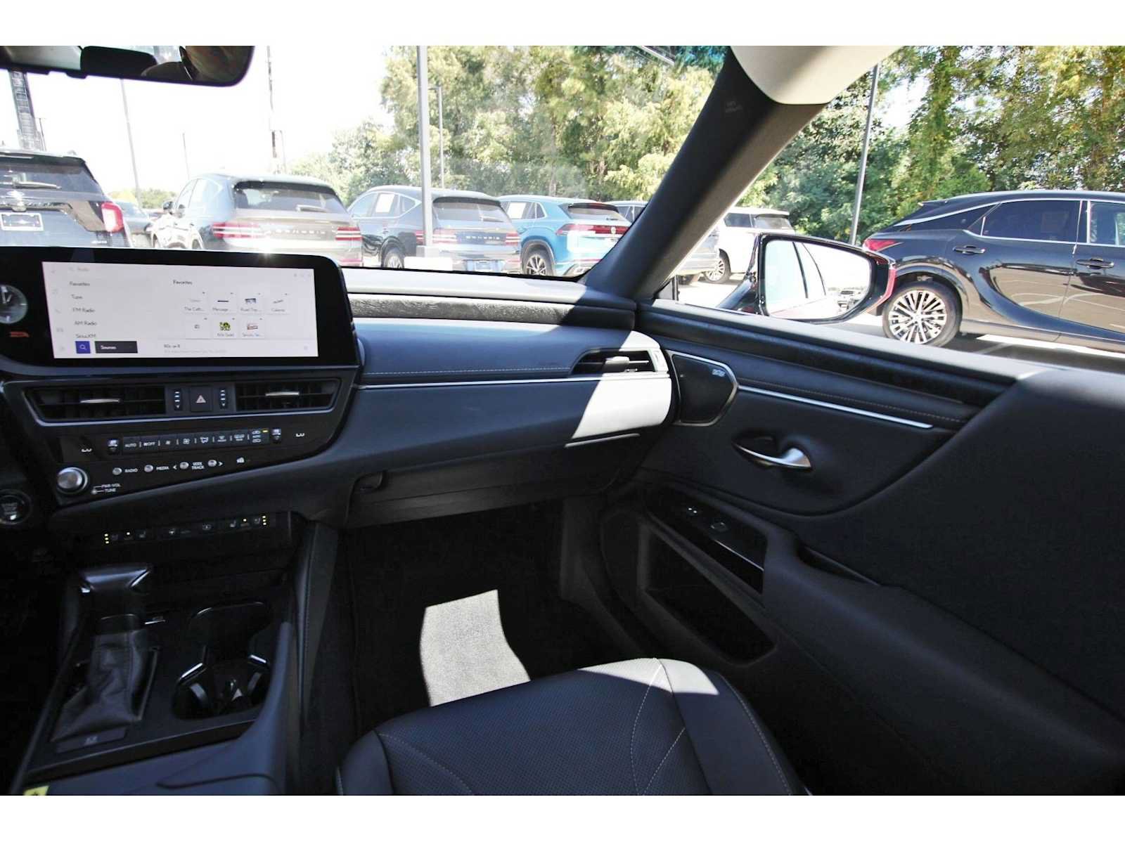 Used 2023 Lexus ES 350 Ultra Luxury FWD image 8