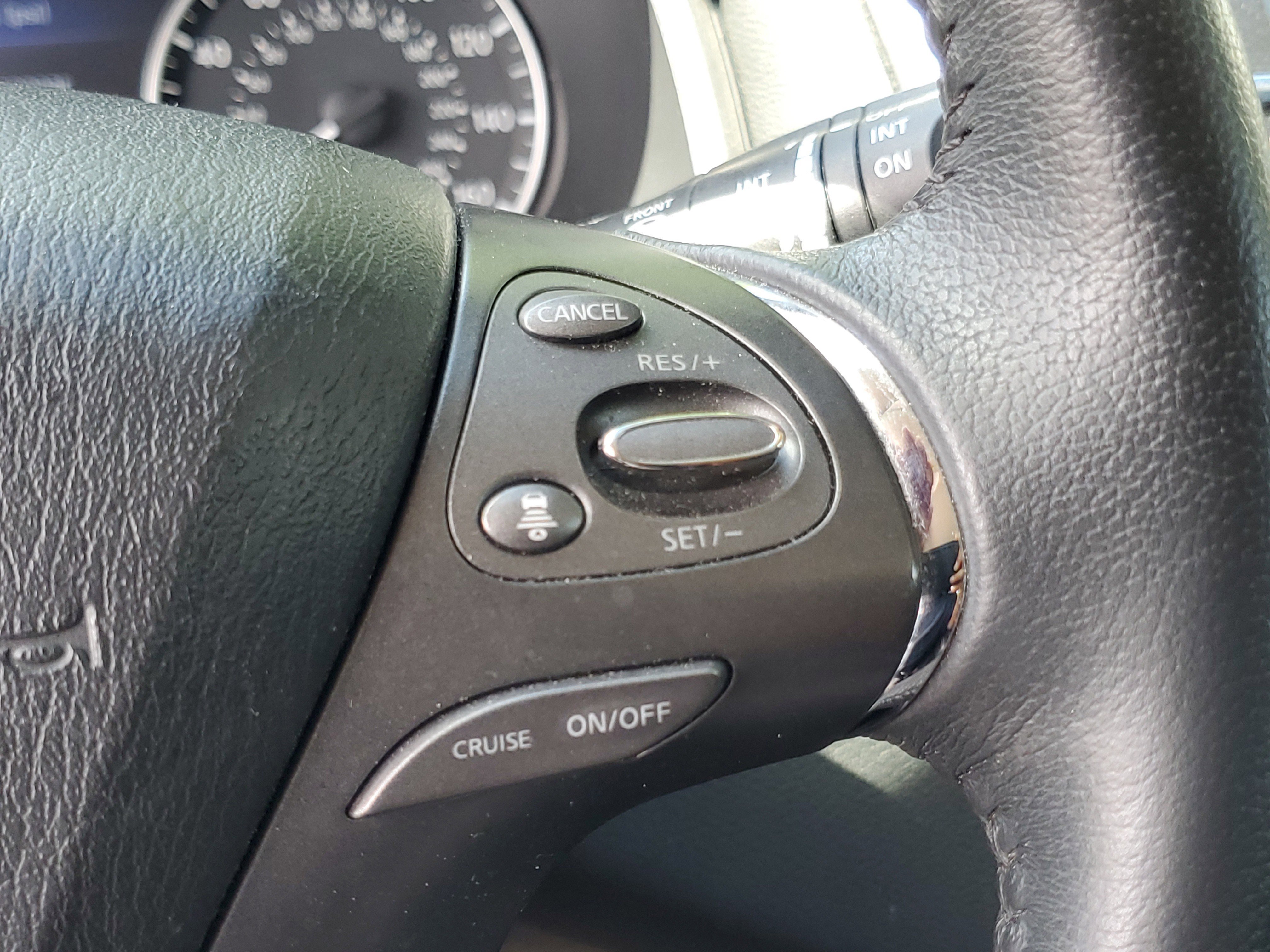 Used 2023 Nissan Murano SV image 23