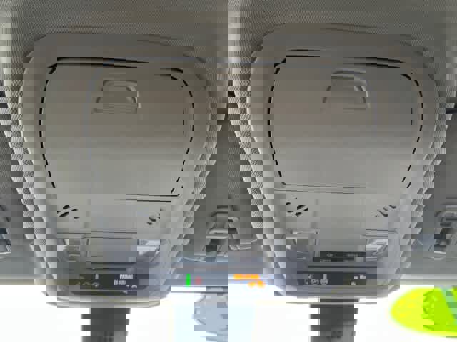 Used 2021 GMC Terrain SLE w/ Elevation Edition image 31