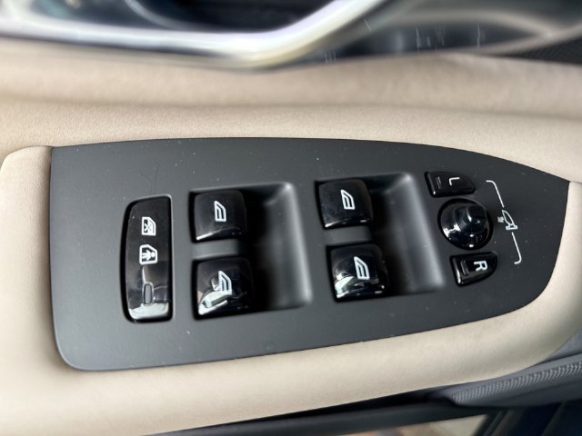 Certified 2026 Volvo XC90 B6 Plus AWD/4WD image 18