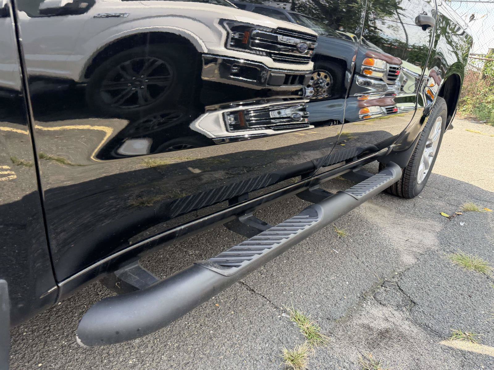 Used 2020 Chevrolet Silverado 1500 Custom w/ Custom Value Package AWD/4WD image 8