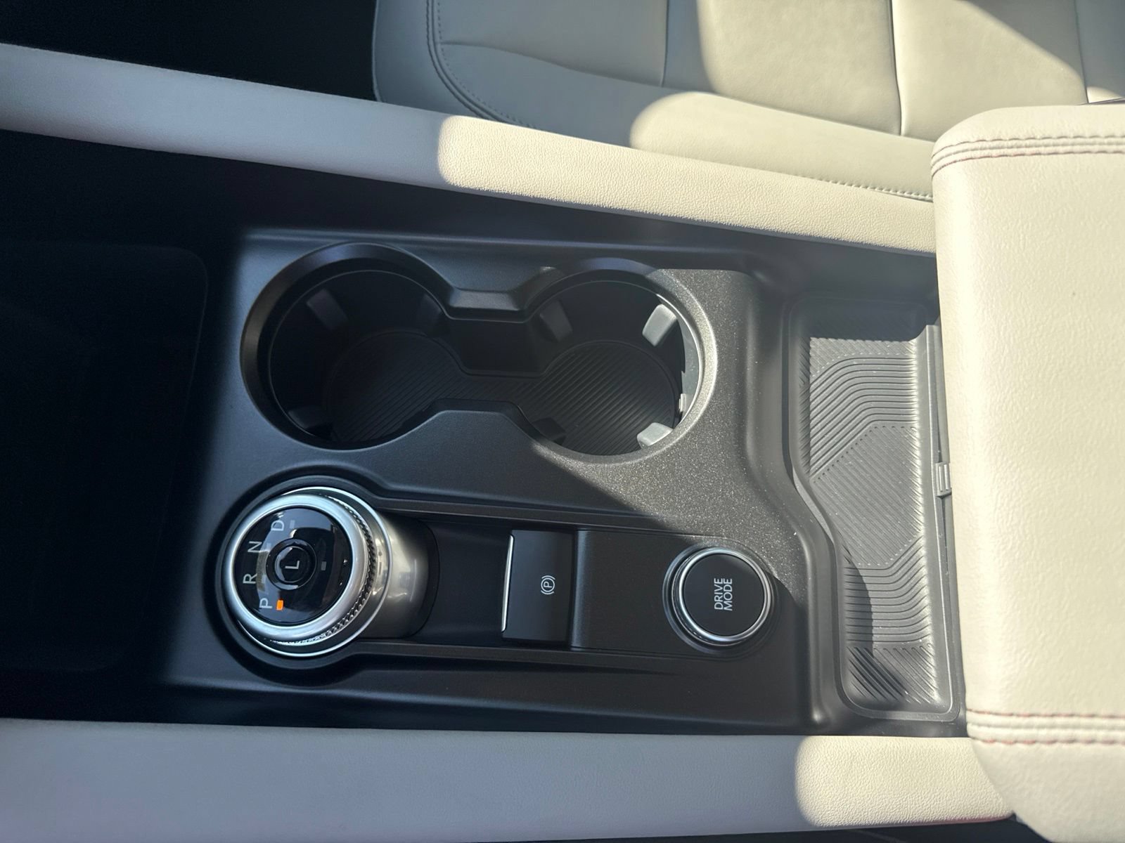 New 2026 Ford Explorer Active w/ Active Comfort Package RWD image 18