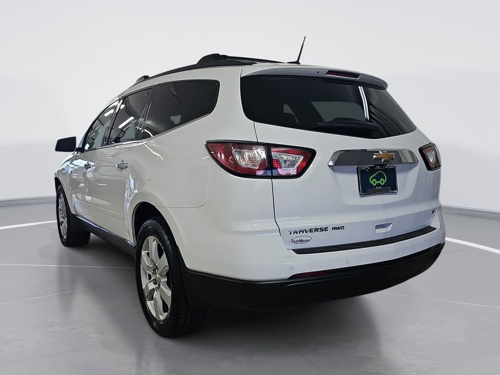 Used 2017 Chevrolet Traverse LT w/ Style and Technology Package image 6
