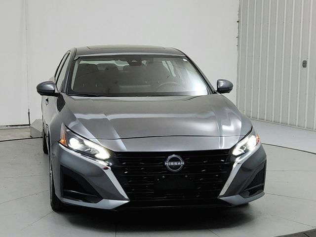 Used 2023 Nissan Altima 2.5 SL image 2