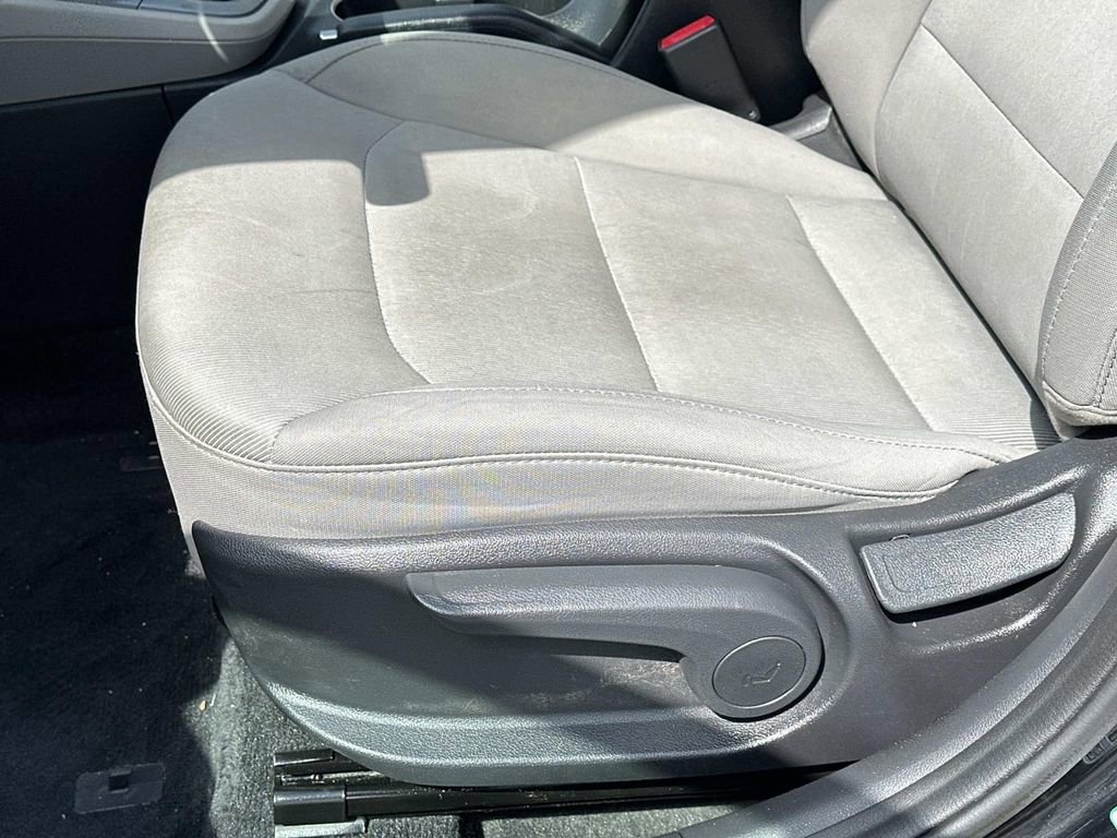 Used 2018 Hyundai Elantra SEL FWD image 17