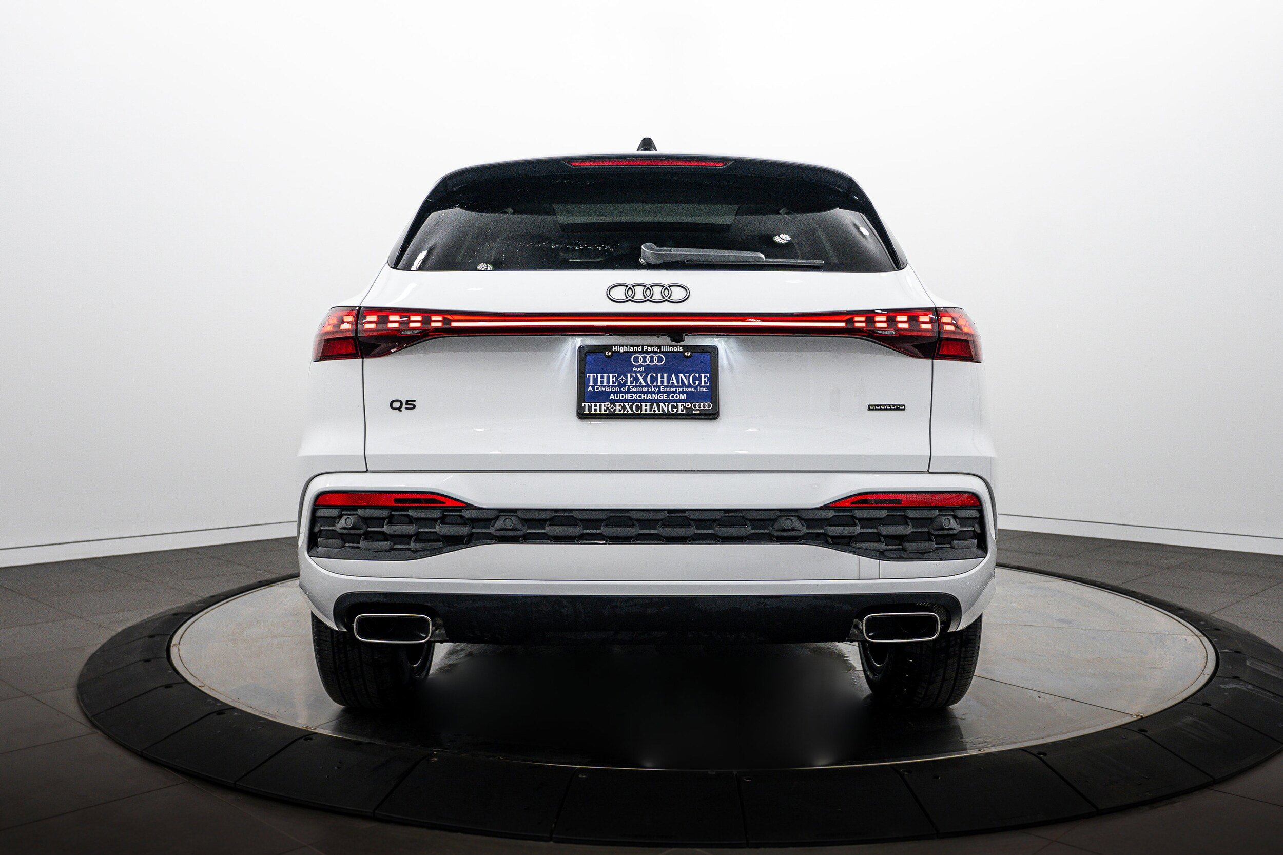 Used 2025 Audi Q5 Premium w/ Convenience Package AWD/4WD image 20