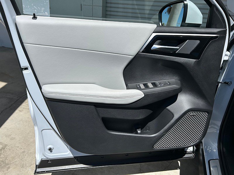 New 2026 Mitsubishi Outlander SE FWD image 17