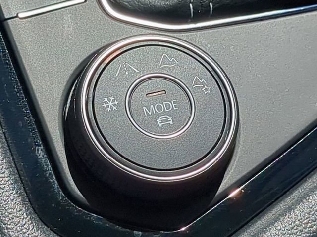 Certified 2025 Volkswagen Taos S AWD/4WD image 23