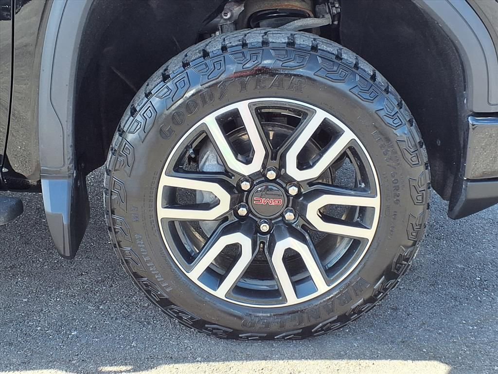 Used 2022 GMC Sierra 1500 AT4 w/ AT4 Premium Package image 9
