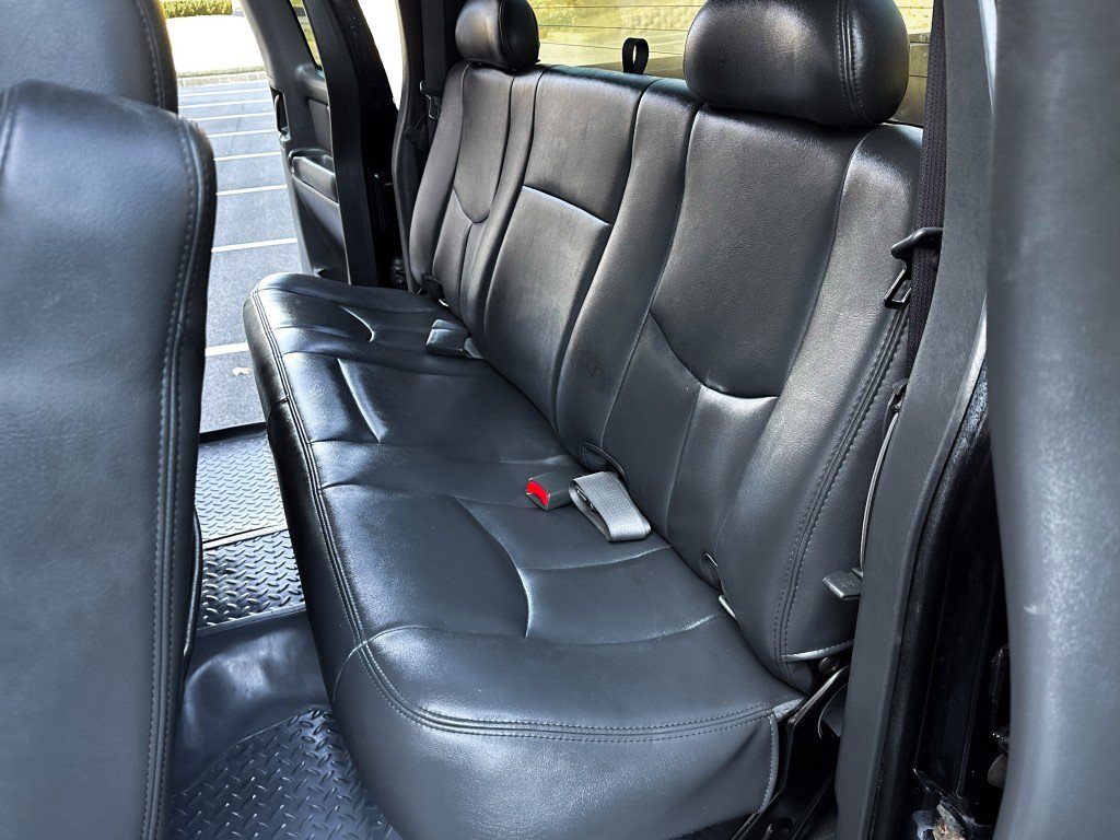 Used 2005 GMC Sierra 3500 SLT image 22