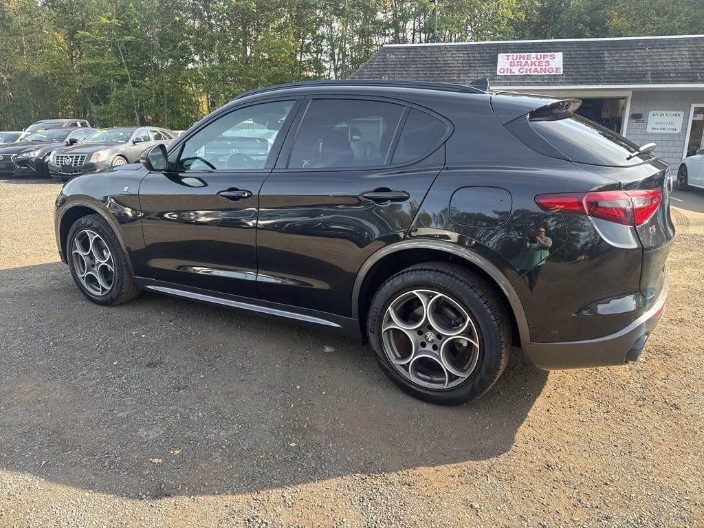 Used 2022 Alfa Romeo Stelvio Ti image 21