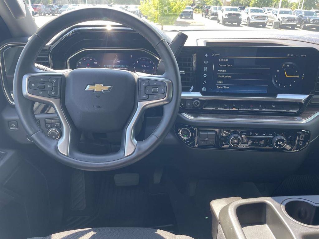 Used 2025 Chevrolet Silverado 1500 LT RWD image 13