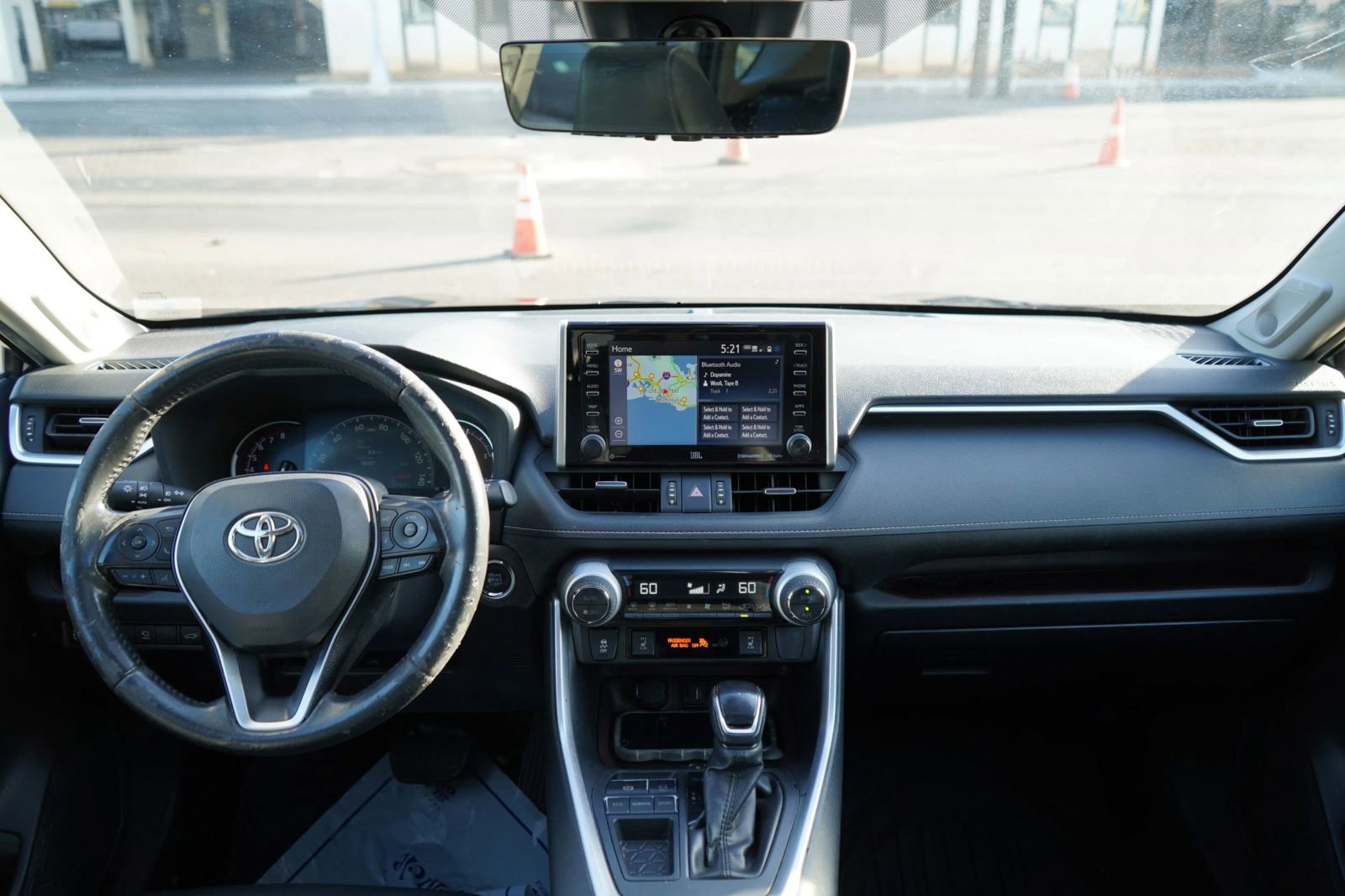 Used 2020 Toyota RAV4 Limited FWD image 19