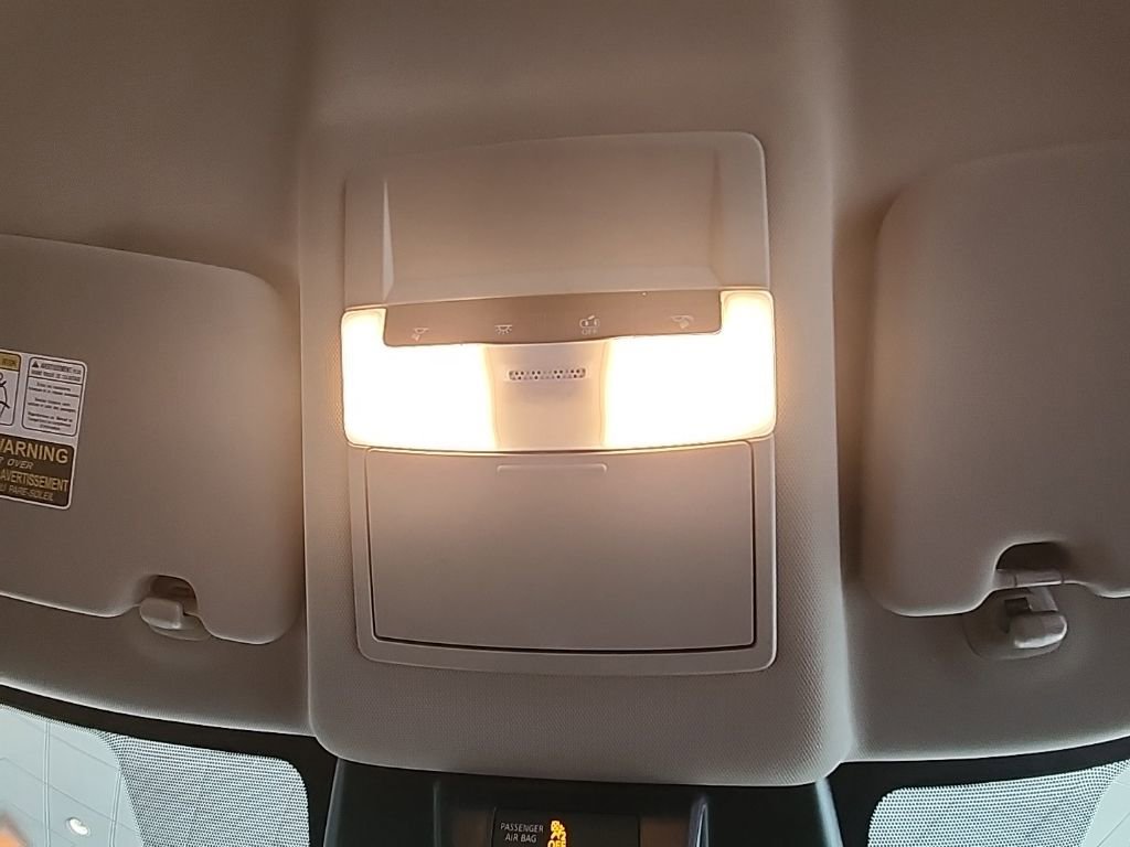 Used 2023 Nissan Rogue S image 35