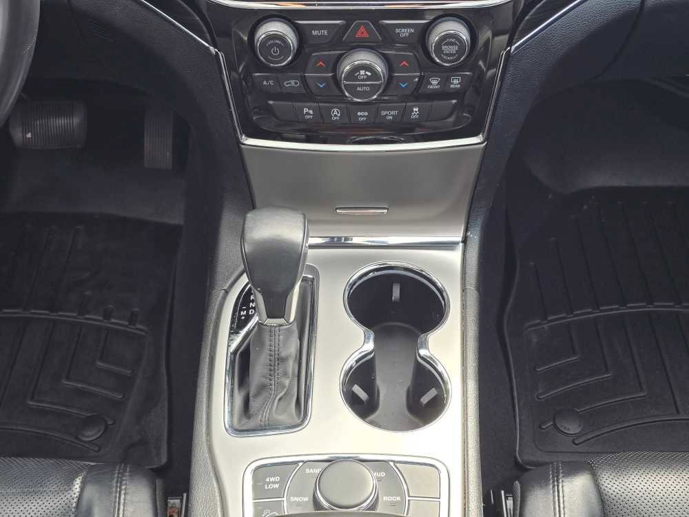 Used 2019 Jeep Grand Cherokee Limited w/ Luxury Group II AWD/4WD image 13