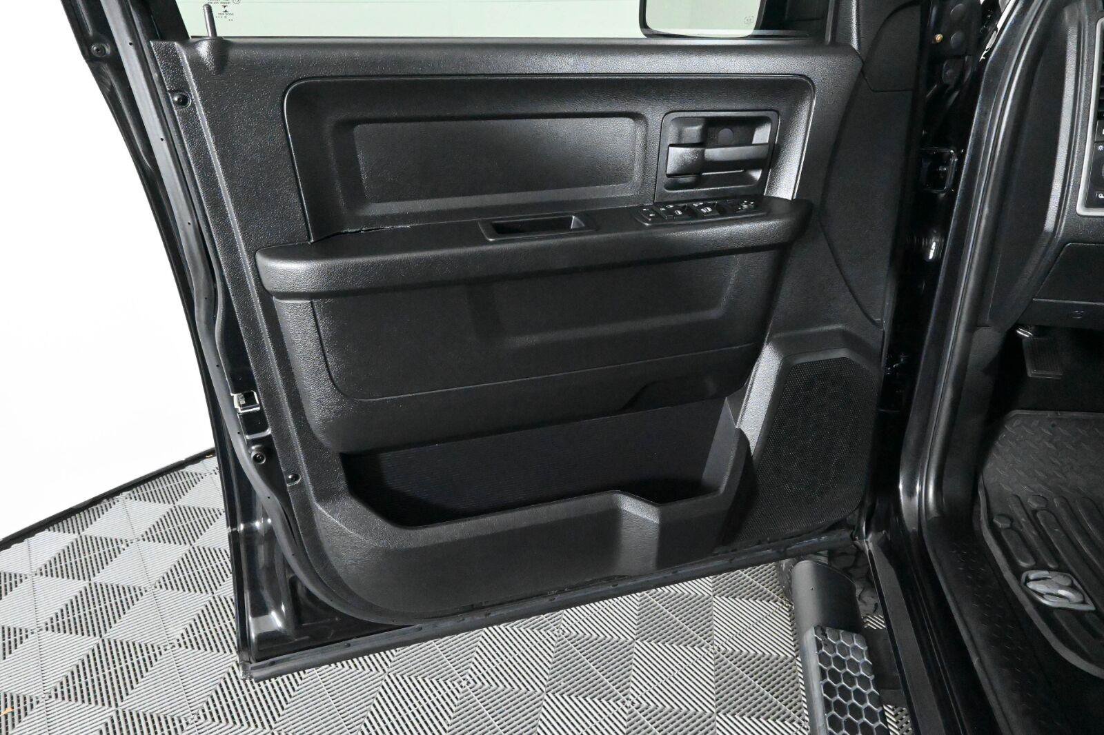 Used 2016 RAM 1500 Express w/ Black Ram 1500 Express Group AWD/4WD image 16