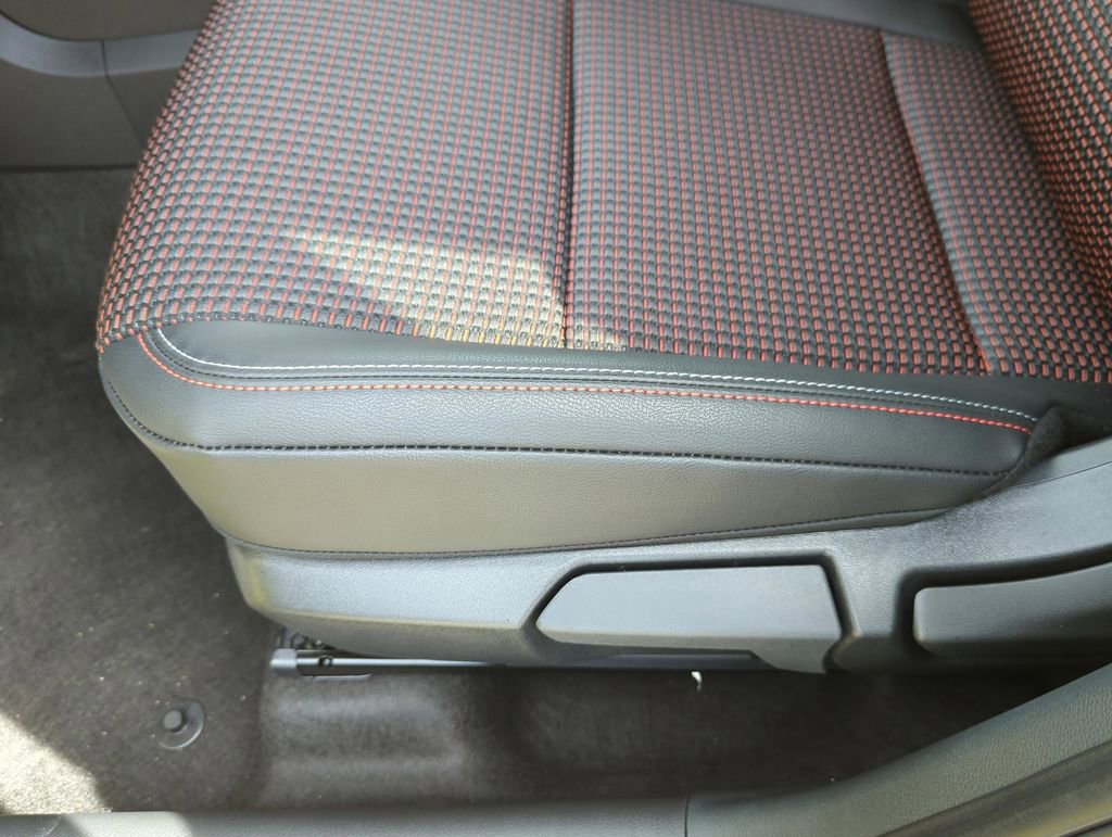 New 2026 Nissan Kicks SR image 23